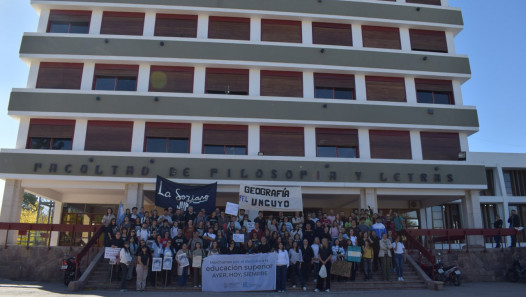 imagen Mendoza marchó por el cumplimiento de la Ley de Financiamiento Universitario