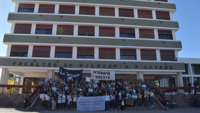 imagen Mendoza marchó por el cumplimiento de la Ley de Financiamiento Universitario