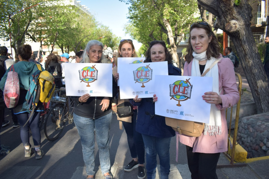 imagen Masiva marcha en defensa de la universidad pública