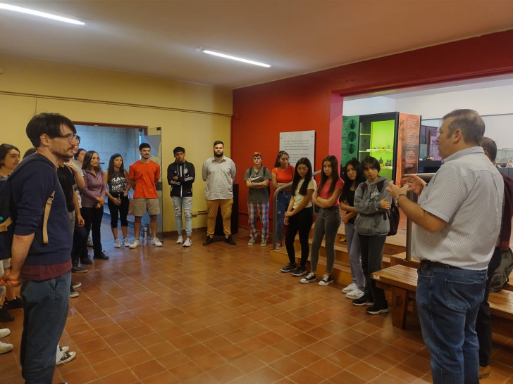 imagen Estudiantes Lavallinos visitan el Museo de la FFyL y recorren la UNCUYO