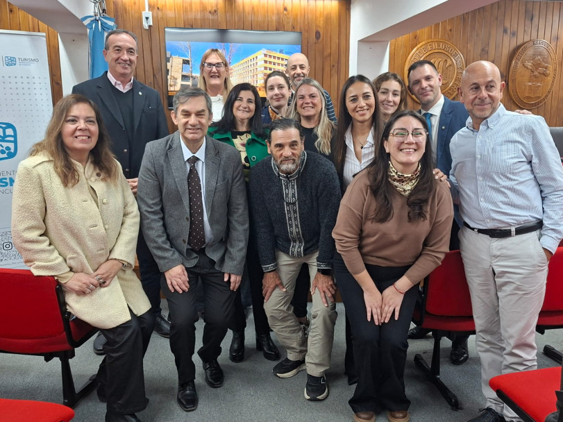 imagen Se realizó la Jornada "El Turismo como puente" en la FFyL