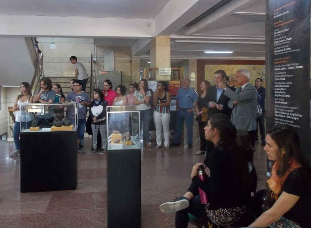 imagen Se inauguró la exposición temporal "Ecos de piedra y barro: instrumentos sonoros de América antigua" 