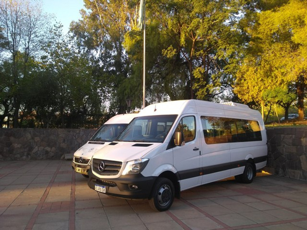 imagen FFyL tiene nuevo Minibus