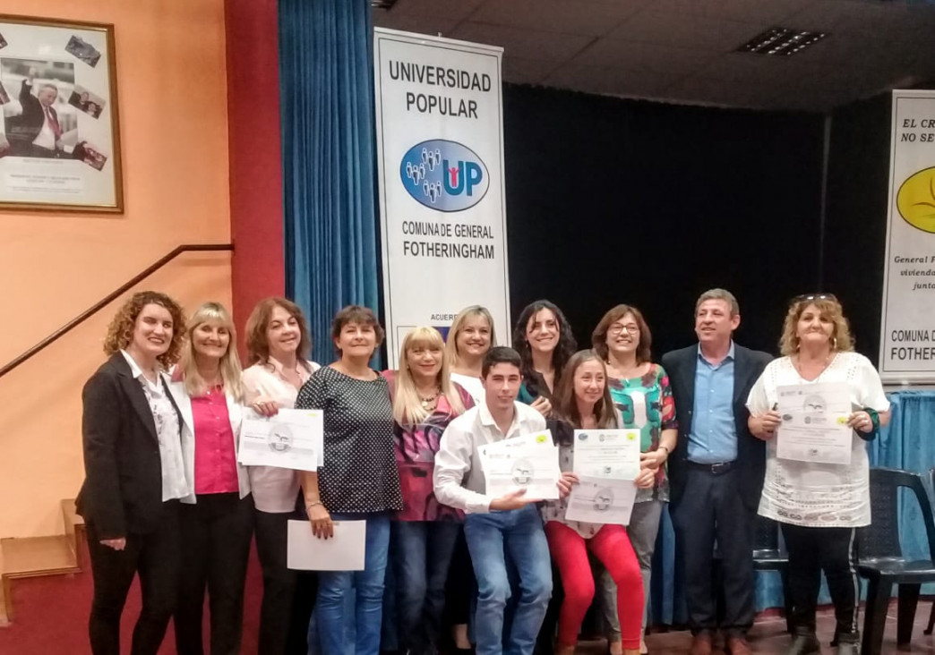 imagen Se entregaron los certificados de la Diplomatura en Gestión Cultural de Gral. Fotheringham, Córdoba