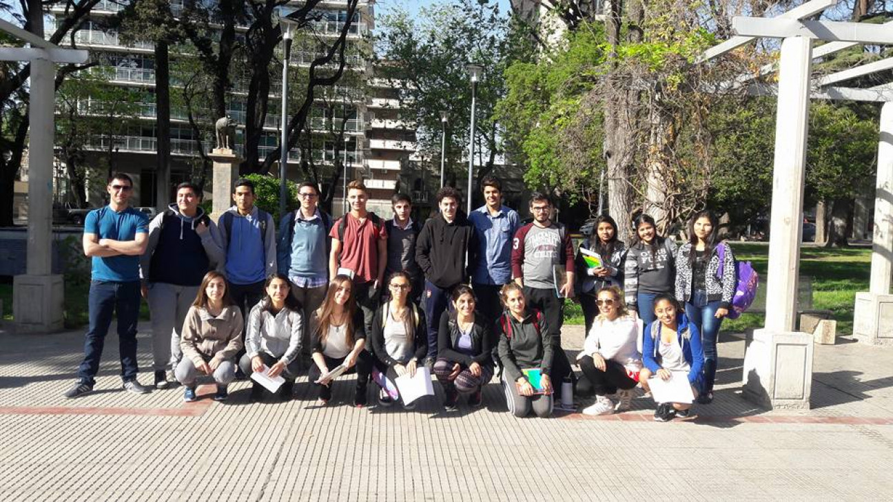 imagen Estudiantes de Geografía relevaron el arbolado urbano de la ciudad de Mendoza