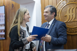imagen Entrega de la distinción