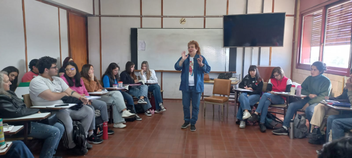 imagen Conversatorio sobre estrategias docentes para el fomento de la lectura