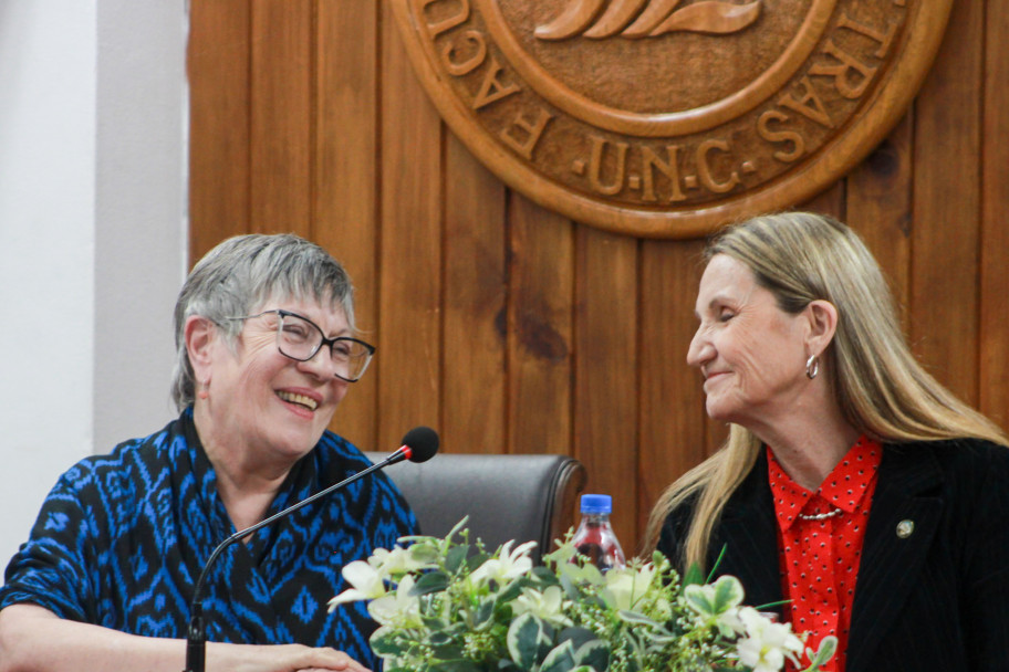 imagen La voz y la memoria: María Teresa Andruetto fue distinguida con el Doctorado Honoris Causa de la UNCUYO