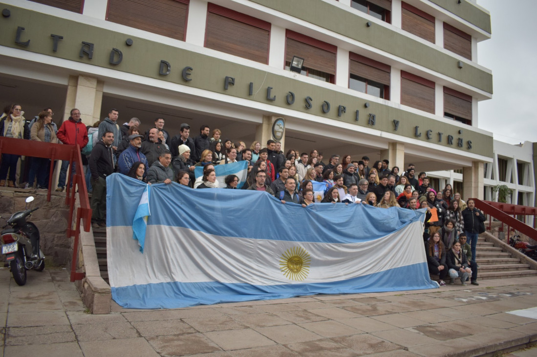 imagen Contundente gesto en defensa de la educación pública