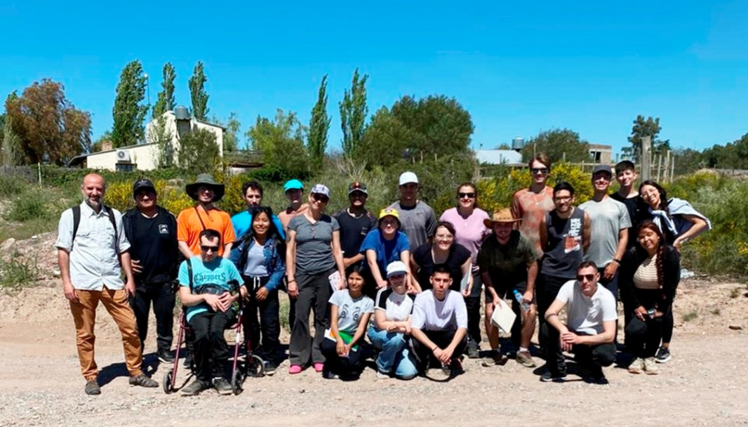 imagen Estudiantes y docentes de geografía de las cátedras Biogeografía y Teledetección 1