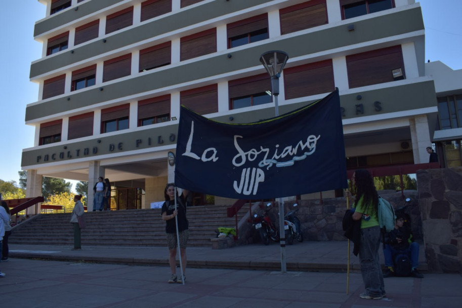 imagen Mendoza marchó por el cumplimiento de la Ley de Financiamiento Universitario