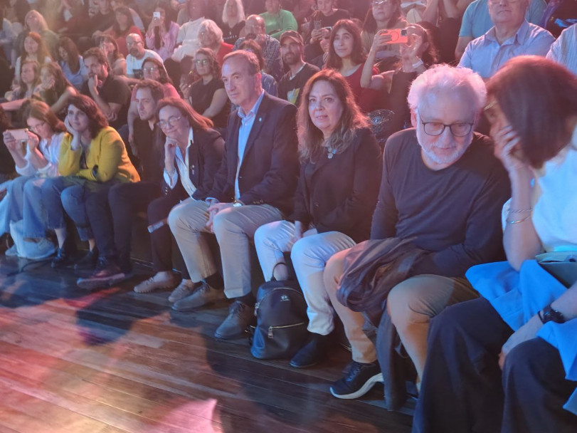imagen La FFyL presentó El Hilo de Oro y relanzó su editorial en la Feria del Libro 2025