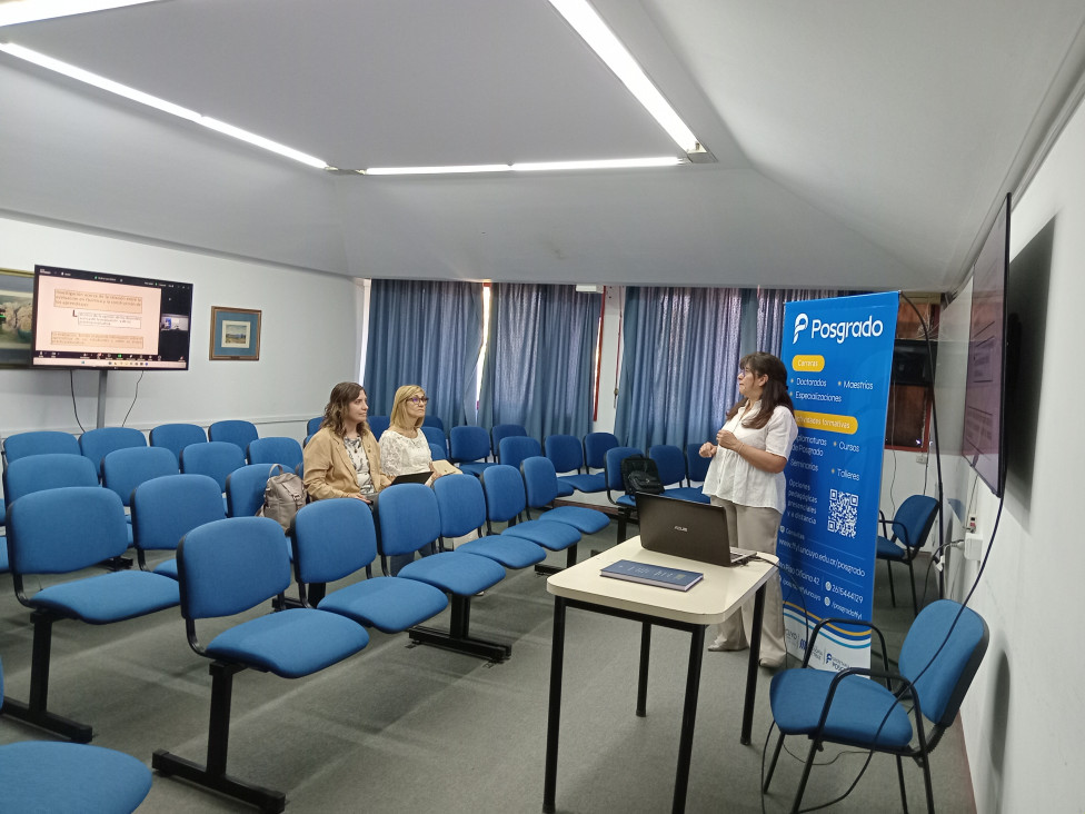 imagen Defensa de tesis de la Prof. Laura Mariela MORALES