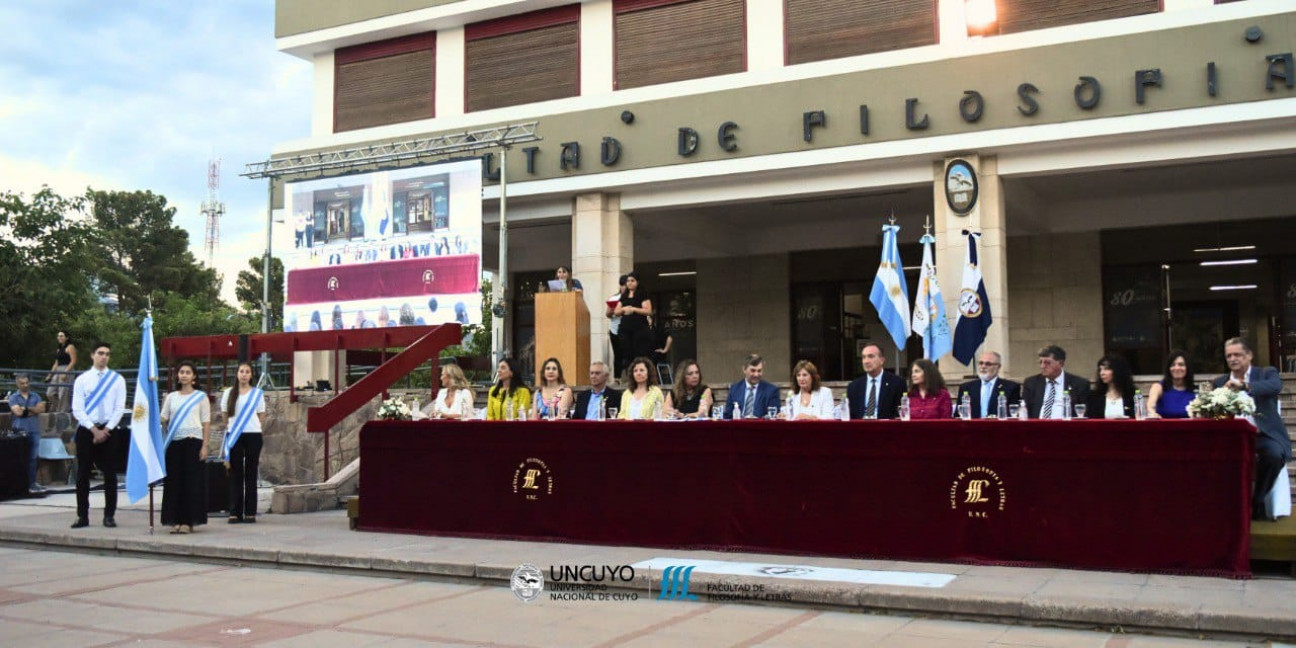 imagen La FFyL celebró su LXXVI Acto de Colación de Grado