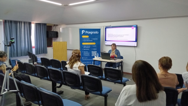 imagen Defensa de tesis de la Prof. Andrea Evangelina SUAREZ