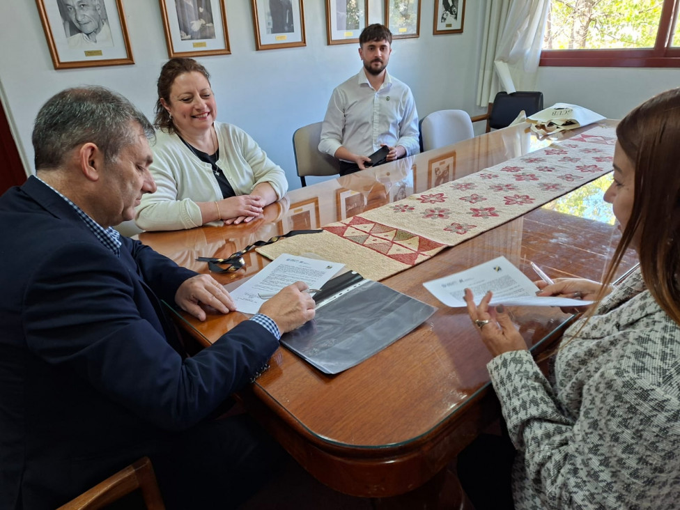 imagen La Dra. Rossana Valeria de Souza e Silva es la nueva Co-directora del Programa de Formación de Expertos en GIES