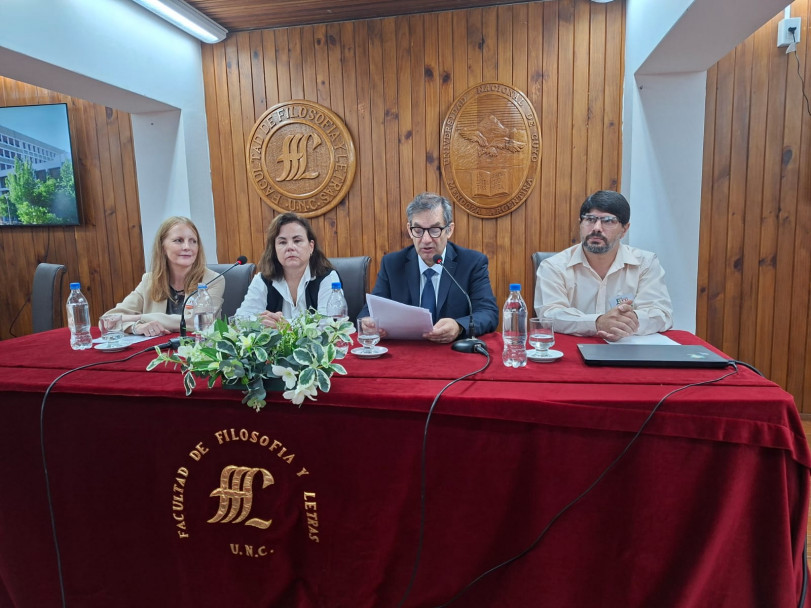 imagen Comenzaron las IV Jornadas Nacionales y III Jornadas Internacionales de Estudios Lingüísticos 2026