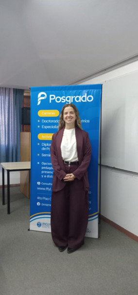 imagen Defensa de tesis de la Prof. Ana Laura SILVA 