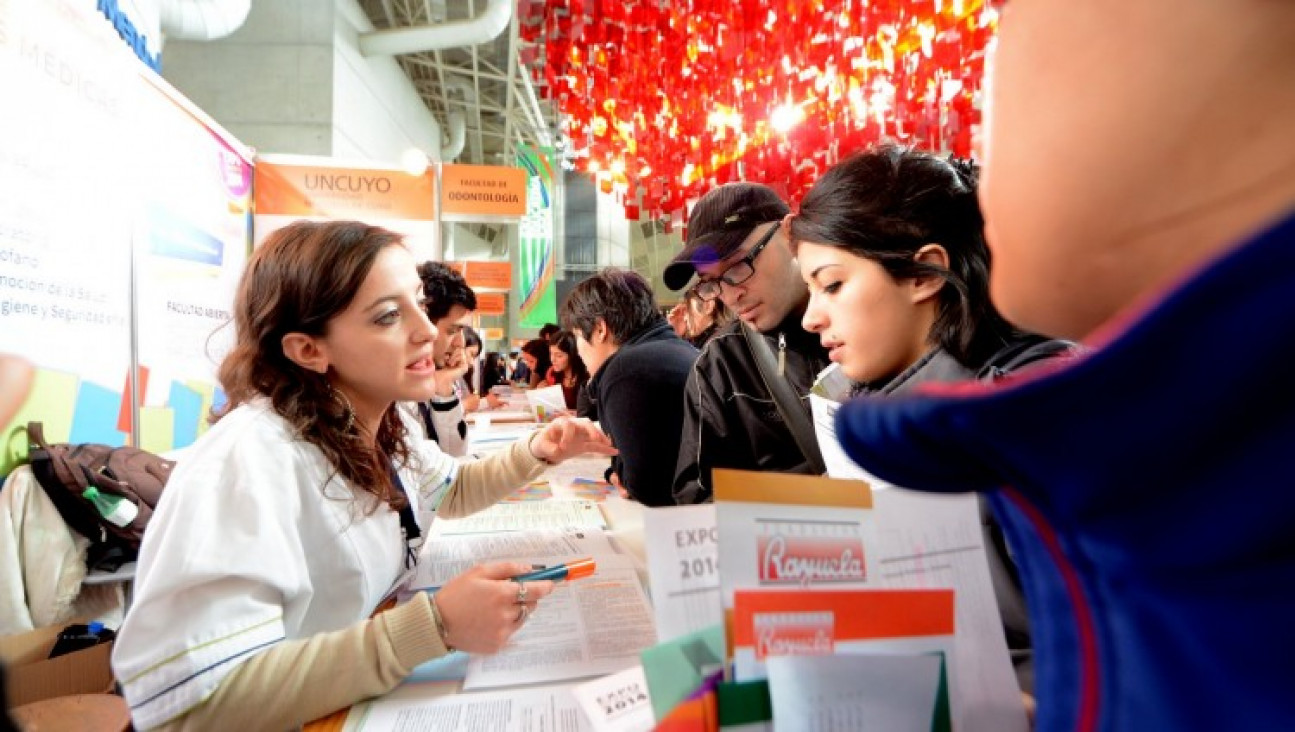 imagen Convocan a estudiantes para informar en la Expo Educativa 2015