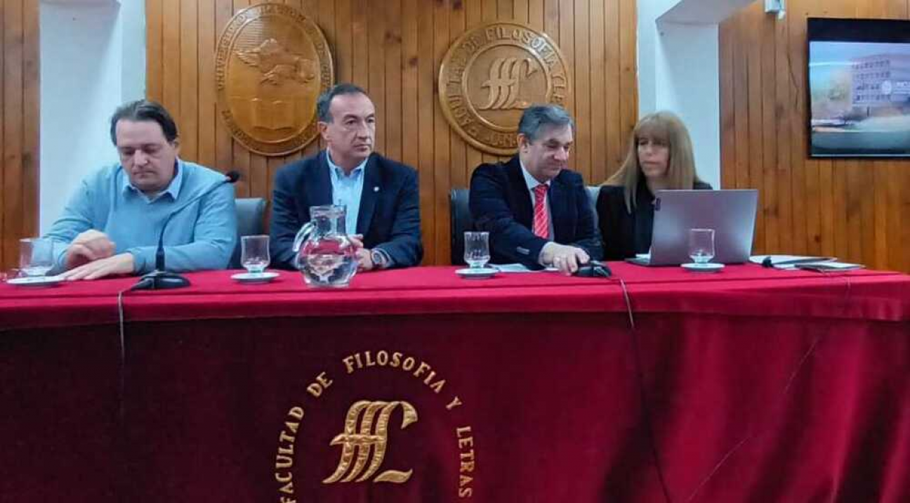 imagen La FFyL celebró el Día de la Bibliotecaria y del Bibliotecario con una Jornada