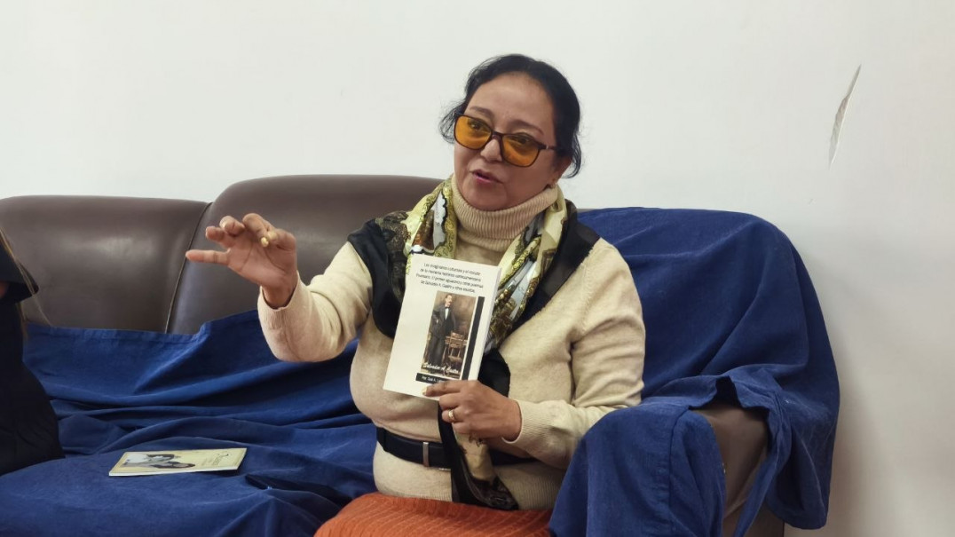 imagen La escritora y doctoranda Sué Laínez  presentó sus nuevos libros en la FFyL