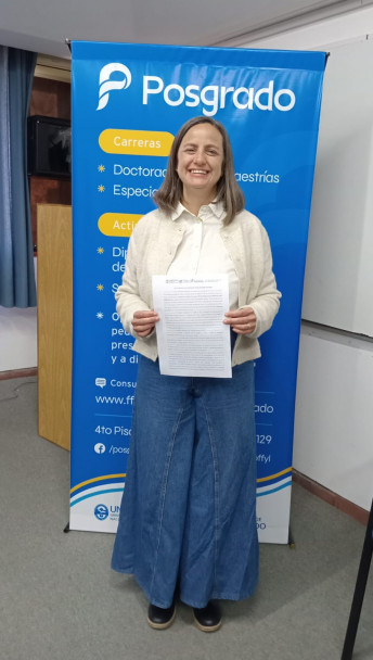 imagen Defensa de tesis de la Prof. María Lorena BURLOT