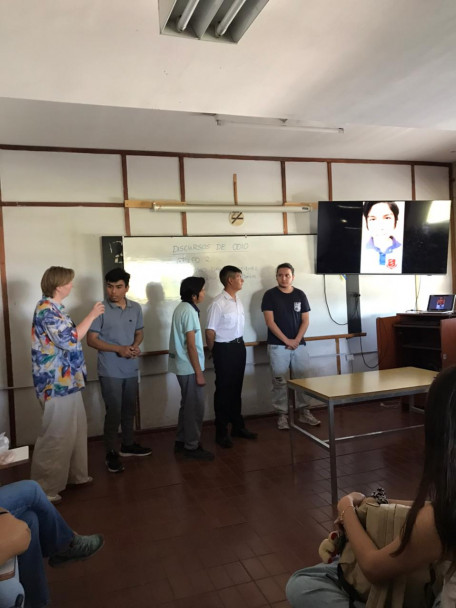 imagen FFyL en territorio: Estudiantes de intercambio realizaron una actividad intercultural en una escuela secundaria de Lavalle