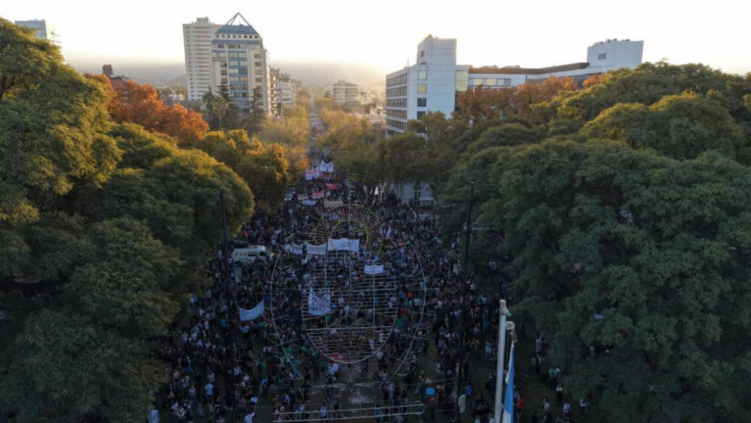imagen Mendoza marchó por el cumplimiento de la Ley de Financiamiento Universitario