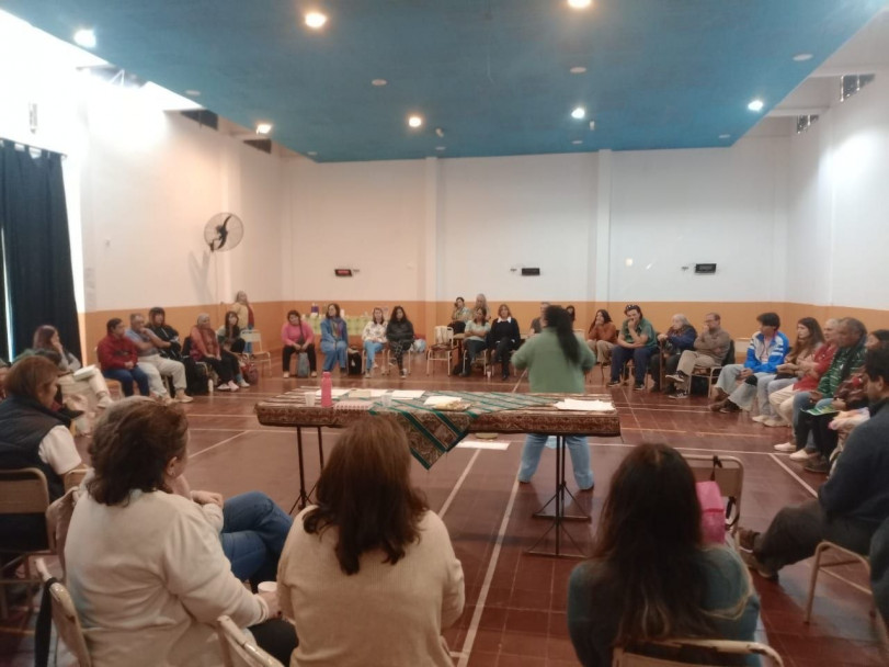 imagen La FFyL acompañó la entrega de certificados del curso de lengua y cultura milcayac en Lavalle