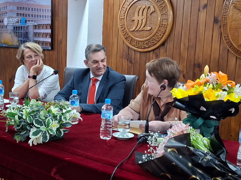 imagen Elbia Difabio es nueva profesora emérita de la UNCUYO