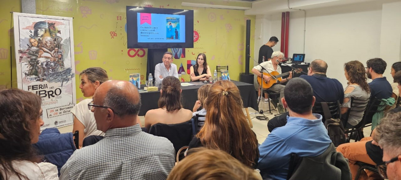 imagen Ramis presentó su nuevo libro en la Feria del Libro
