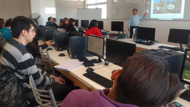 imagen Profesionales visitaron el Taller de Gestión de Archivos Documentales en el 2024