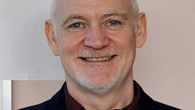 imagen Geoff Lindsey en la FFyL UNCUYO 