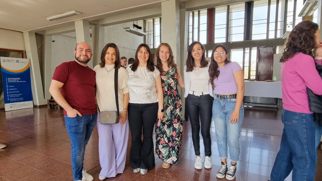 imagen Las profesoras y los profesores de la FFyL celebraron su día