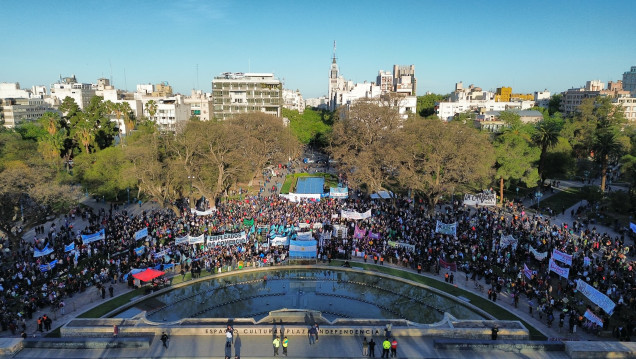 imagen Masiva marcha en defensa de la universidad pública