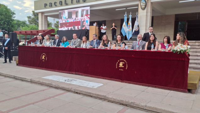 imagen La FFyL celebró su LXXXII  Acto de Colación