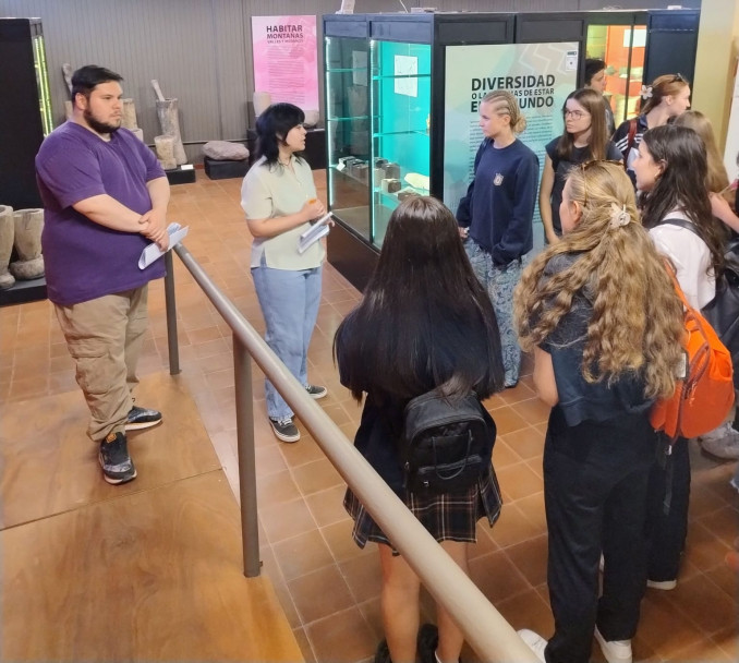 imagen Visita de estudiantes franceses y la Asociación Mendoza–Fleury a la Facultad de Filosofía y Letras (UNCuyo)