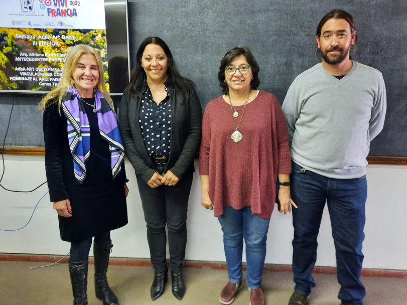 imagen La Arq. Piastrellini junto a las Dras. Emilce Sosa y Fabiana Varela y el Prof. Pablo Chiavazza