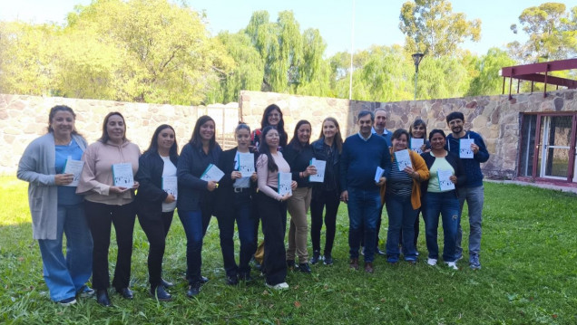 imagen La FFyL presentó una obra colectiva sobre Prácticas Socioeducativas y trabajo territorial