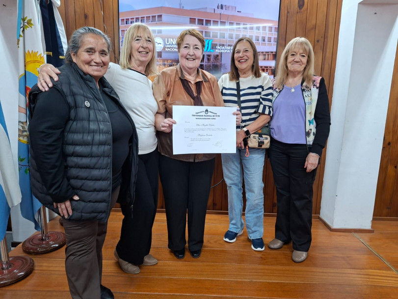 imagen Elbia Difabio es nueva Profesora Emérita de la UNCUYO
