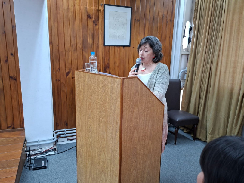 imagen La Dra Fabiana Varela reseñó a la escritora Ana María Shua
