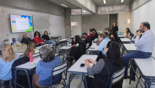 imagen Se realizó en la FFyL el conversatorio "¿Poesía para jóvenes?"