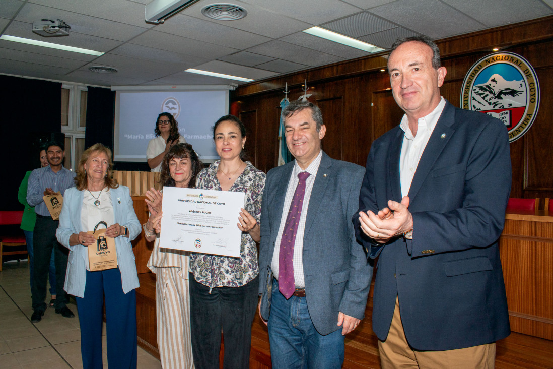 imagen Estudiantes y graduados de la UNCUYO recibieron la distinción Farmache