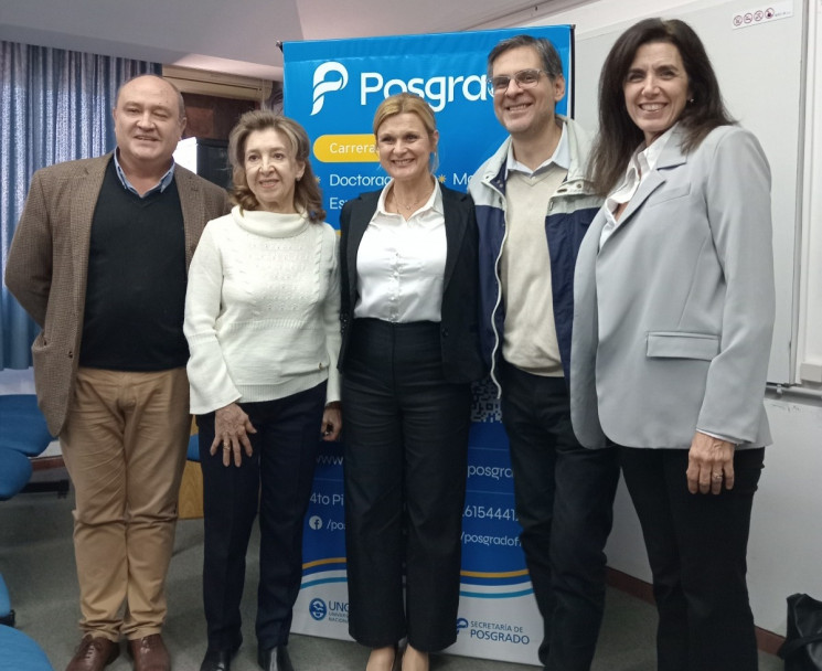 imagen Defensa de tesis de Lic. Claudia Roxana ZORRILLA 