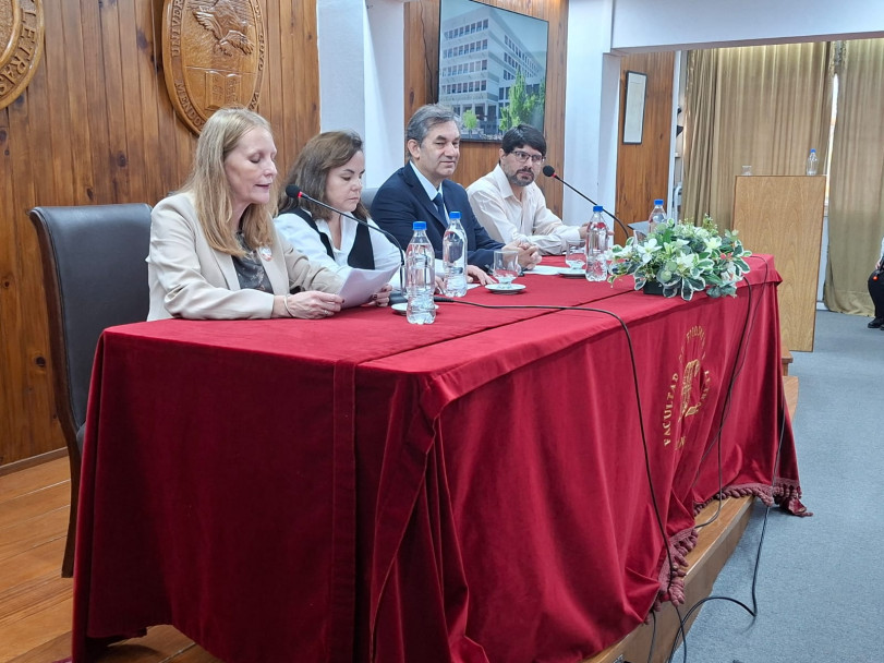 imagen Comenzaron las IV Jornadas Nacionales y III Jornadas Internacionales de Estudios Lingüísticos 2026