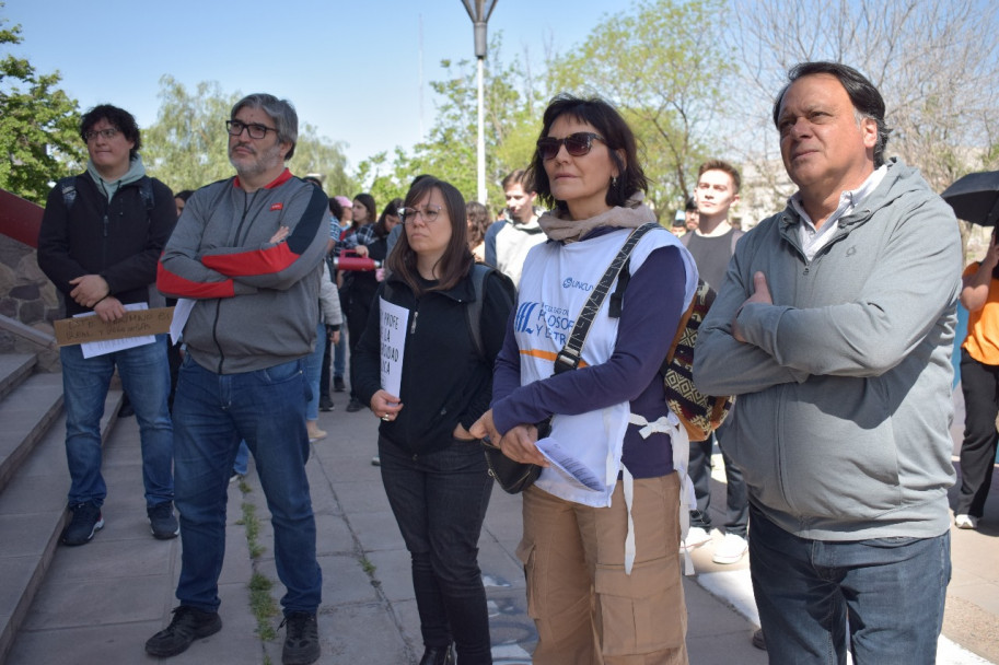 imagen Masiva marcha en defensa de la universidad pública