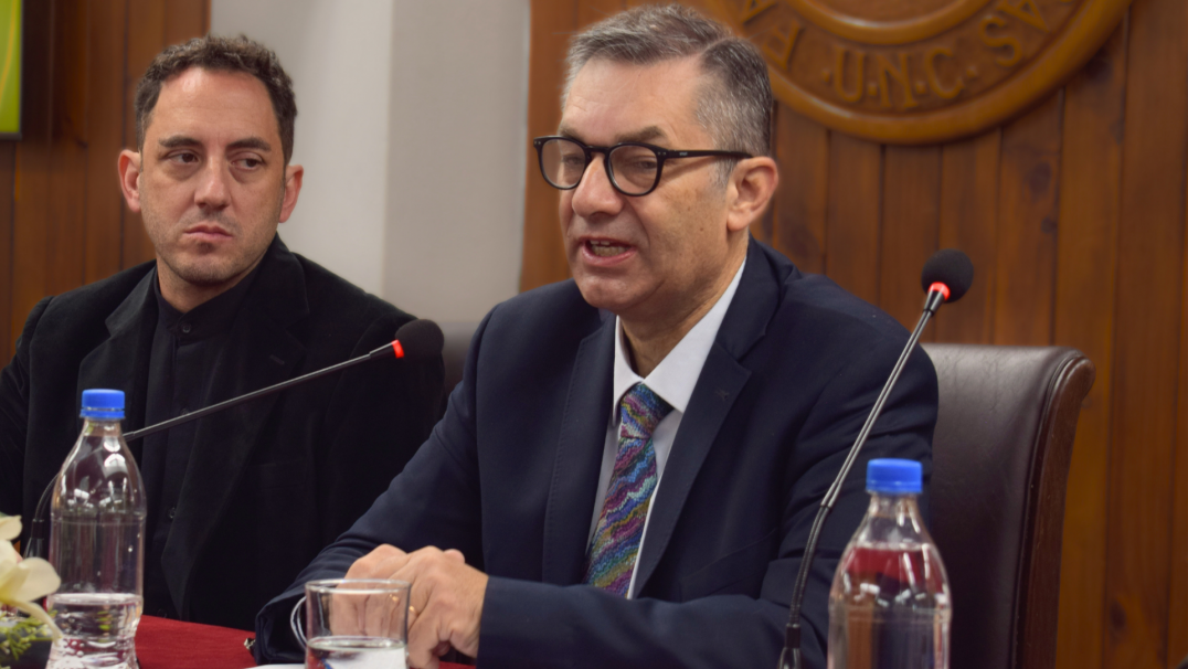 imagen Decano de la Facultad de Filosofía y Letras, Dr. Gustavo Zonana