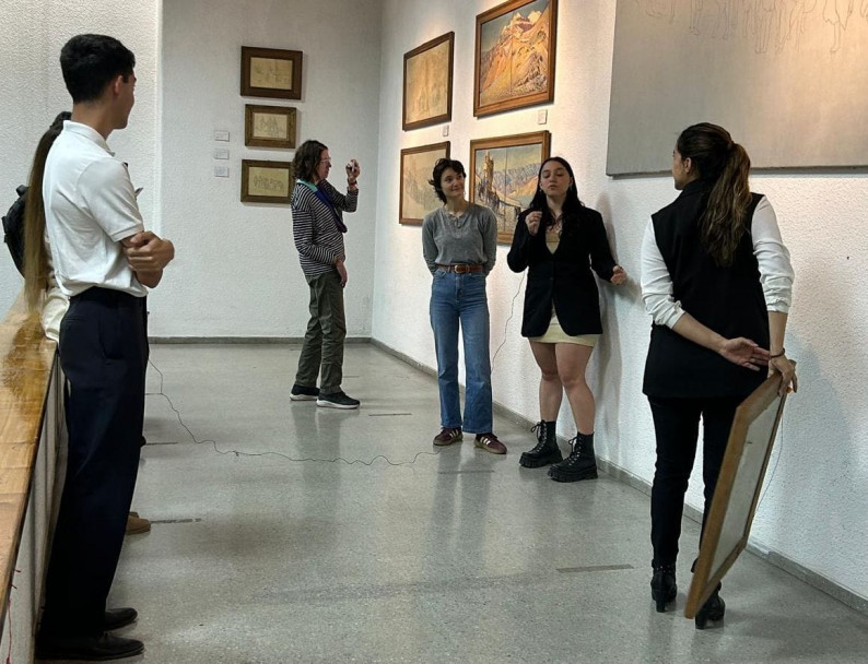 imagen Estudiantes de Francés visitaron la Pinoteca Sanmartiniana  