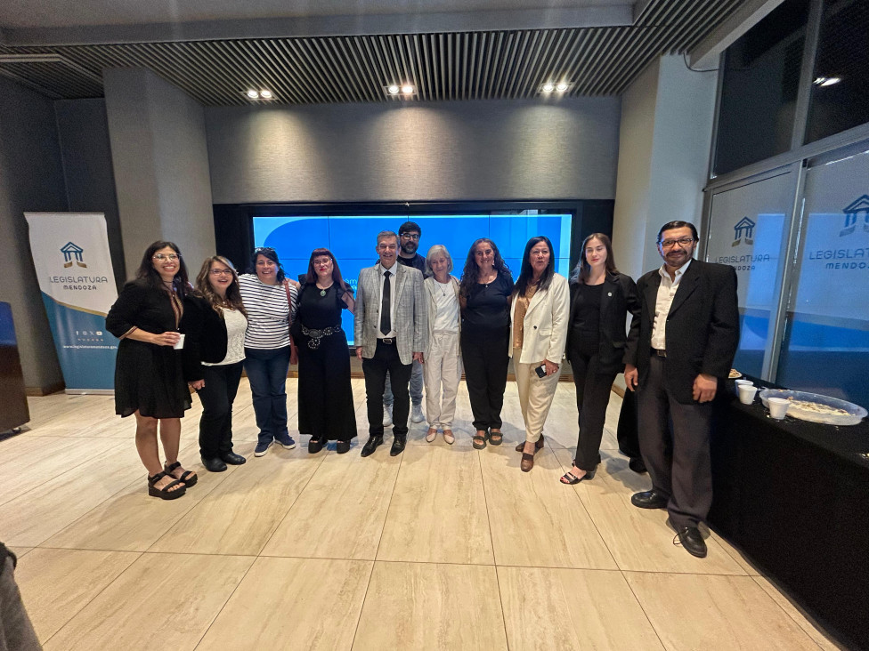 imagen Declararon de interés el libro "El Hilo de Oro. Un Camino hacia la Escritura Creativa" de Liliana Bodoc