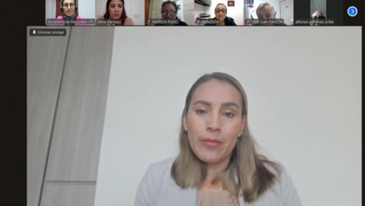 imagen Defensa de tesis de la Lic. Mayra TACURÍ ORDOÑEZ